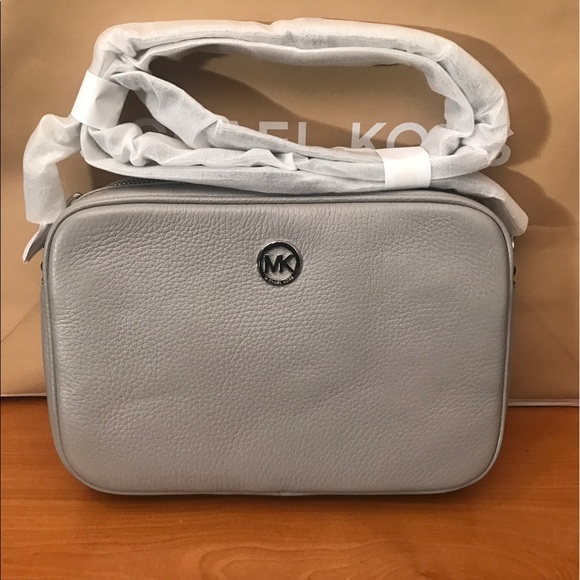 Michael Kors Handbags - 🚫SOLD🚫 Michael Kors Jet Set Cross body