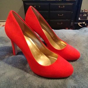 Red Style & Co. Pumps