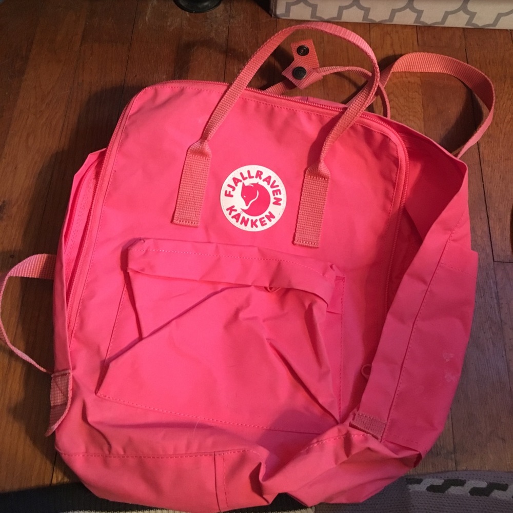 Classic pink kanken bag. Used twice.