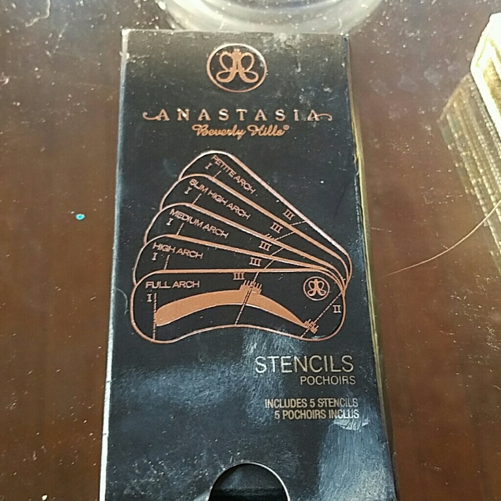Anastasia Beverly Hills eyebrow stencils