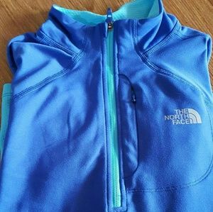 🚫SOLD🚫Excellent condition Northface Running Top
