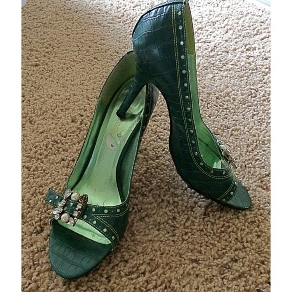 EUC Jonathan Martin Buckled Green Heels - 9.5