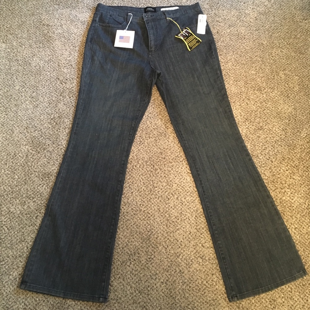NYDJ High Waist Tummy Tuck Flare Jeans Size 16