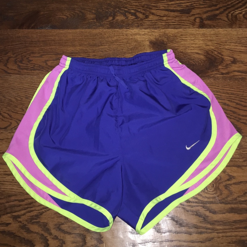 Women's Nike Tempo Shorts