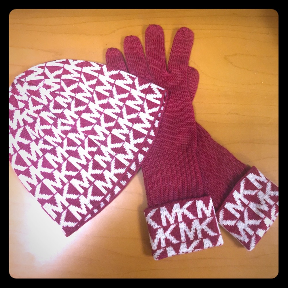 Michael by Michael Kors Hat and Gloves Set