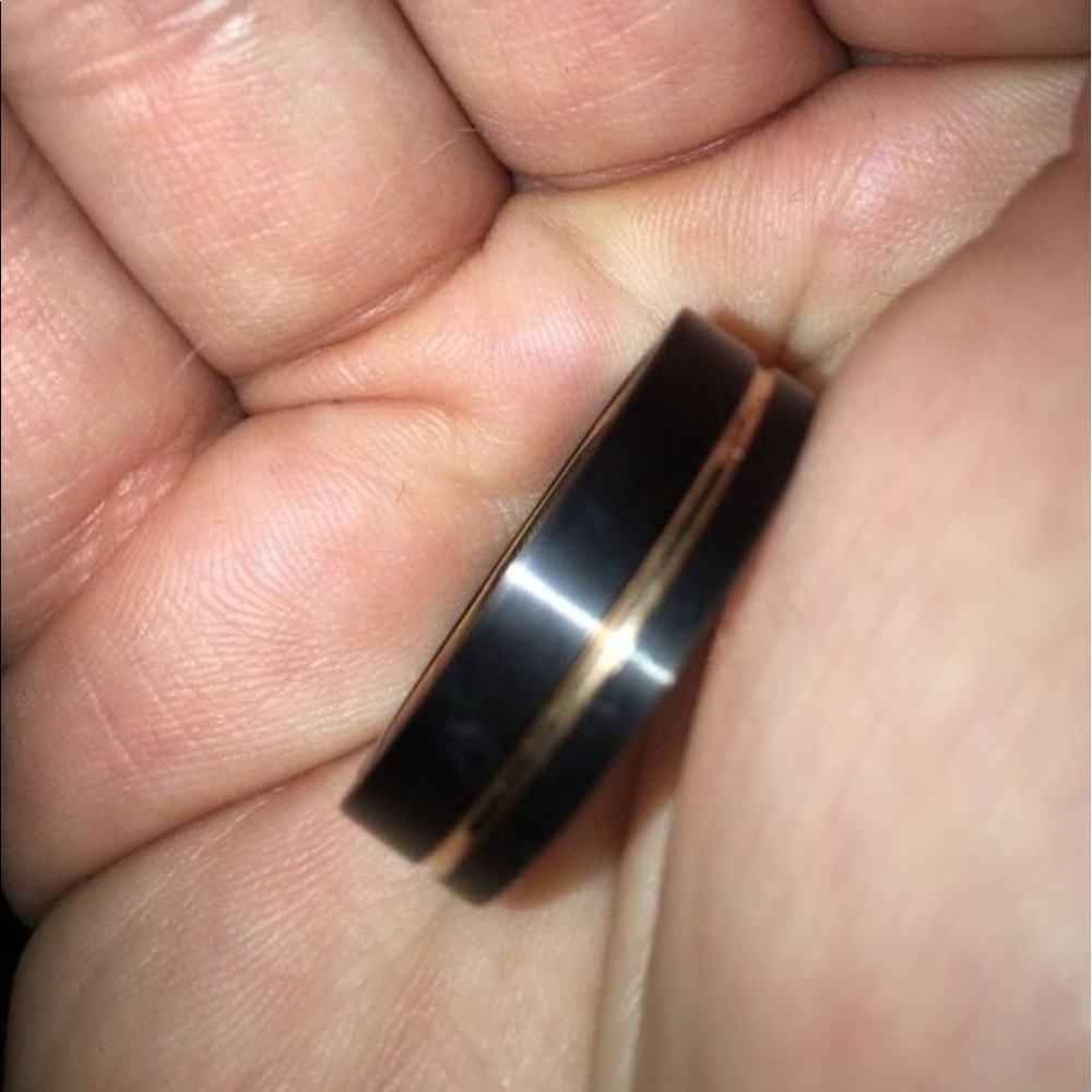 Men's wedding band