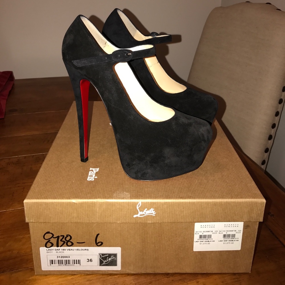 Louboutin Lady Daf heel