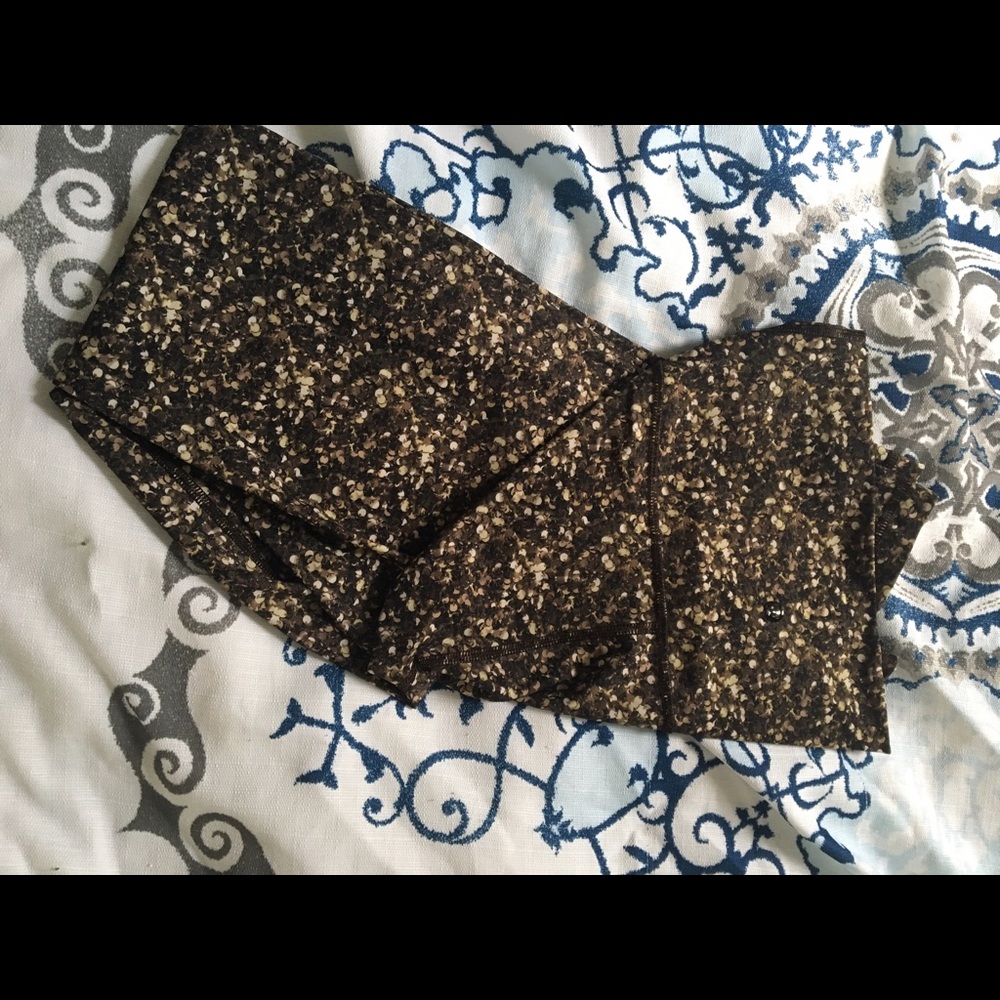 Sequin pattern AUTHENTIC Lululemon yoga pants