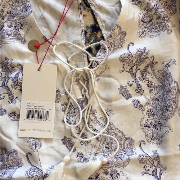 Jetset Diaries Infinity plunging V-neck boho maxi - Picture 7 of 8