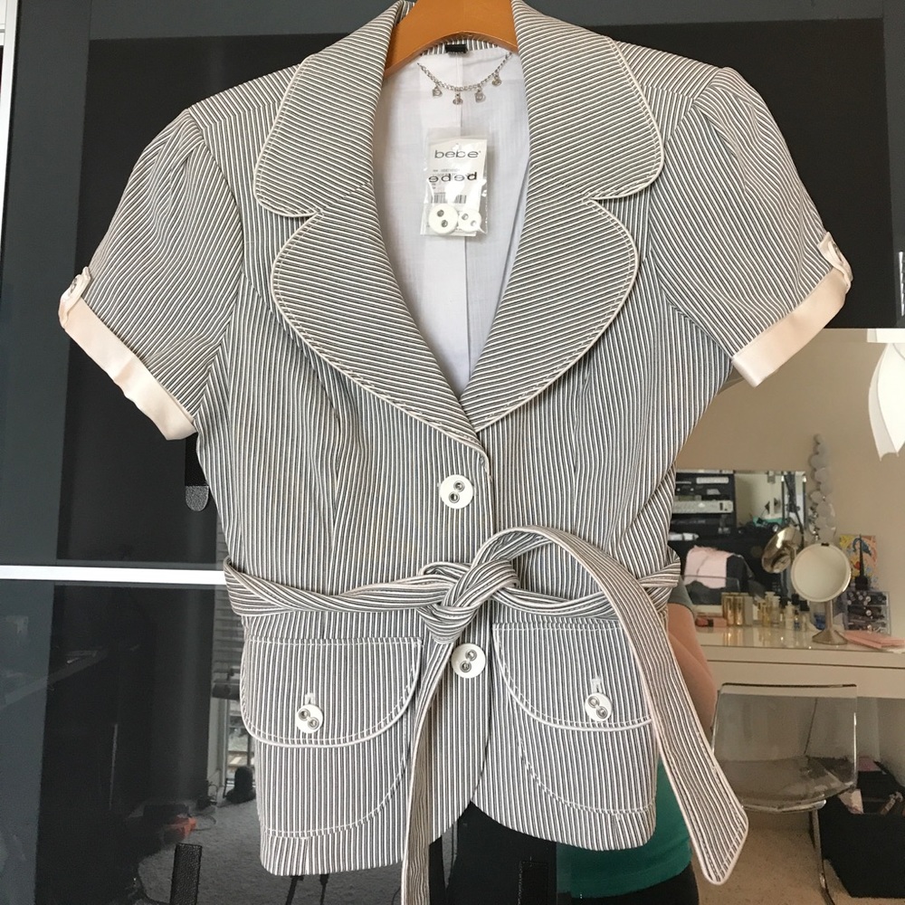 NWT Bebe cropped stripe blazer
