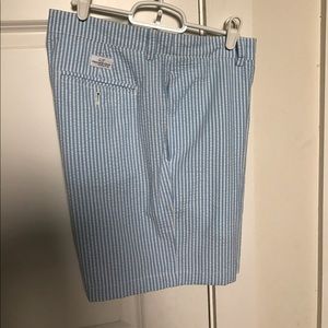 Vineyard Vines seersucker shorts size 32 waist