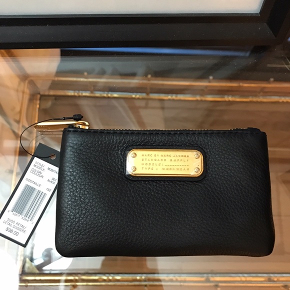Marc by Marc Jacobs Accessories - MARC JACOBS Black Leather w/ Gold Detail Card Case
