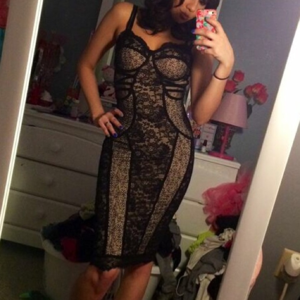 Bebe lace dress