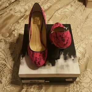 Dolce Vita Hot Pink Lace and Black Pumps