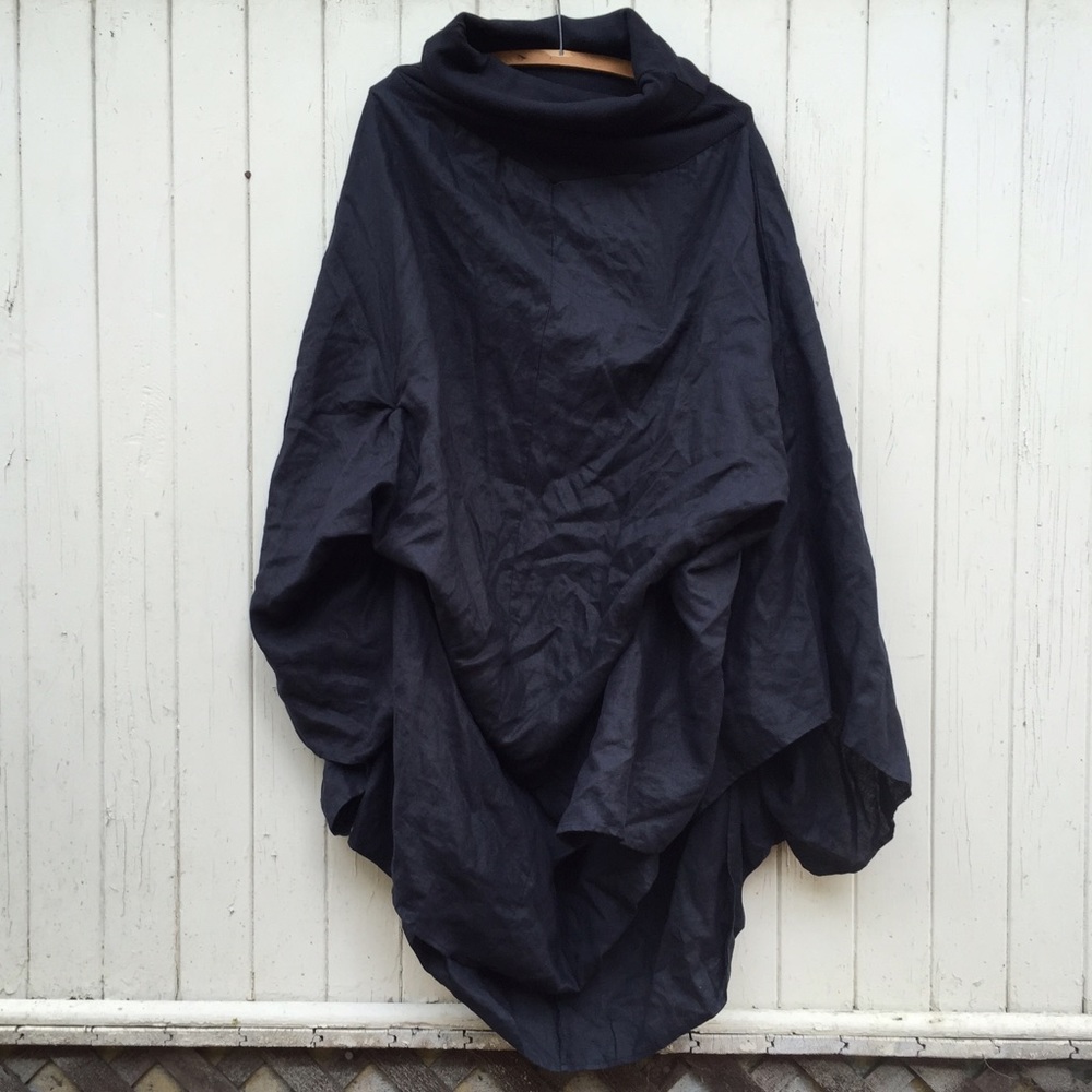 SOLD Isabel de Pedro 100% linen convertible skirt