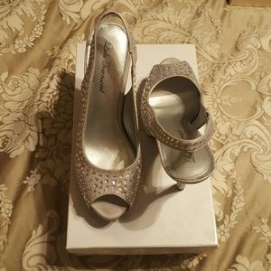 Lulu Townsend Silver skin back PeepToe pump
