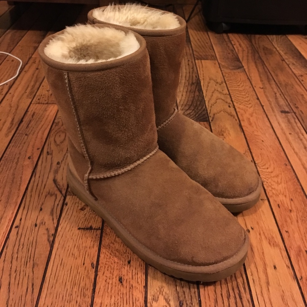 Ugg Australia "Classic Short" Boots: size 7