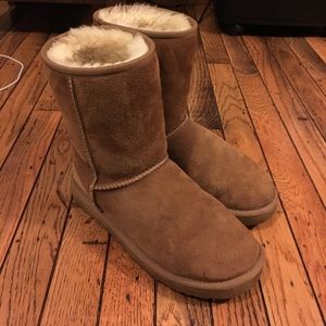 Ugg Australia "Classic Short" Boots: size 7