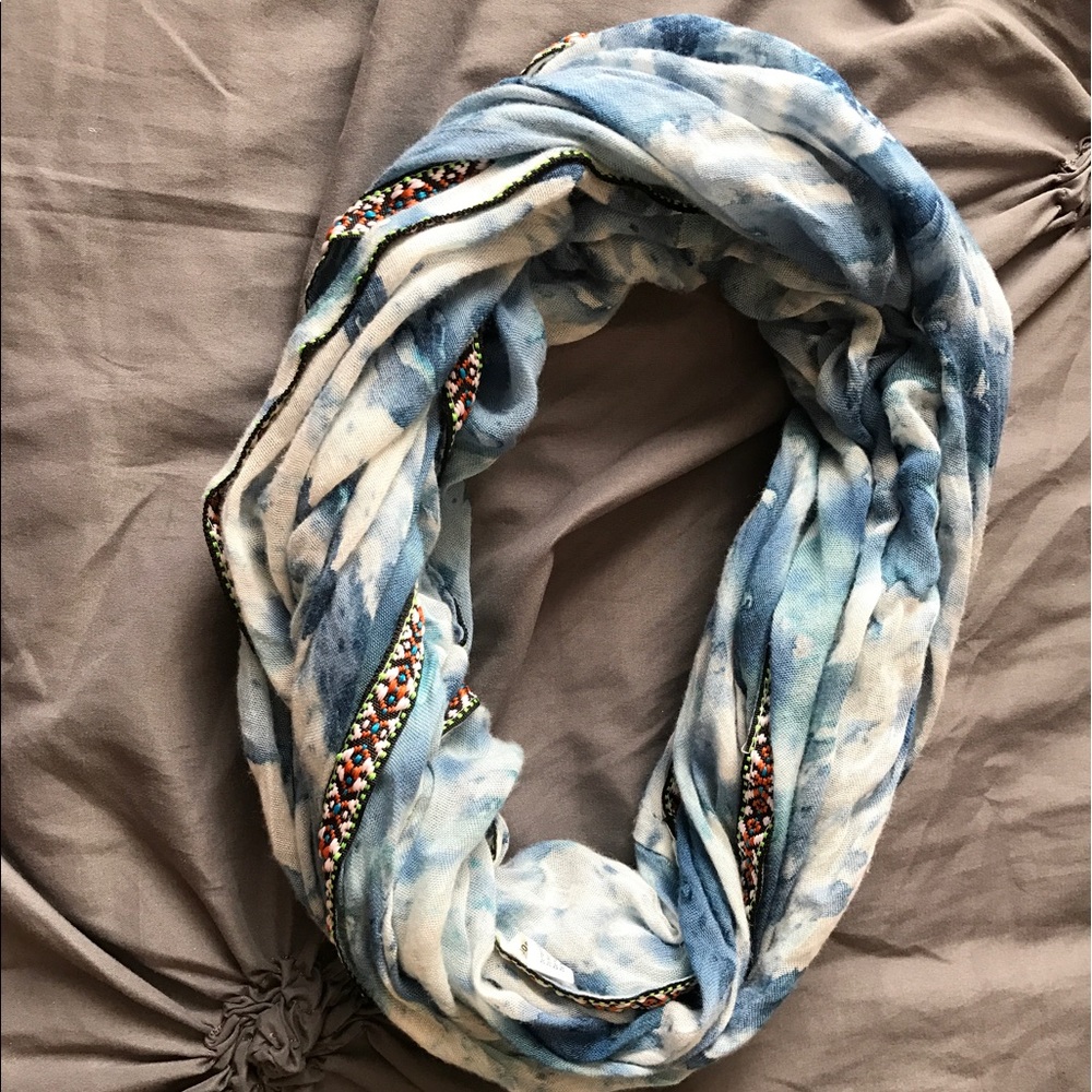DAYTRIP blue tie dye infinity scarf