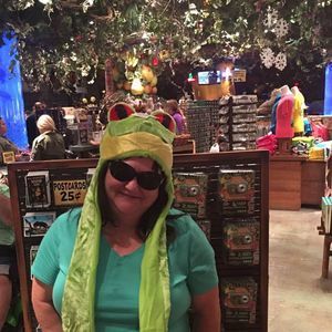 Meet your Posher, Sharon