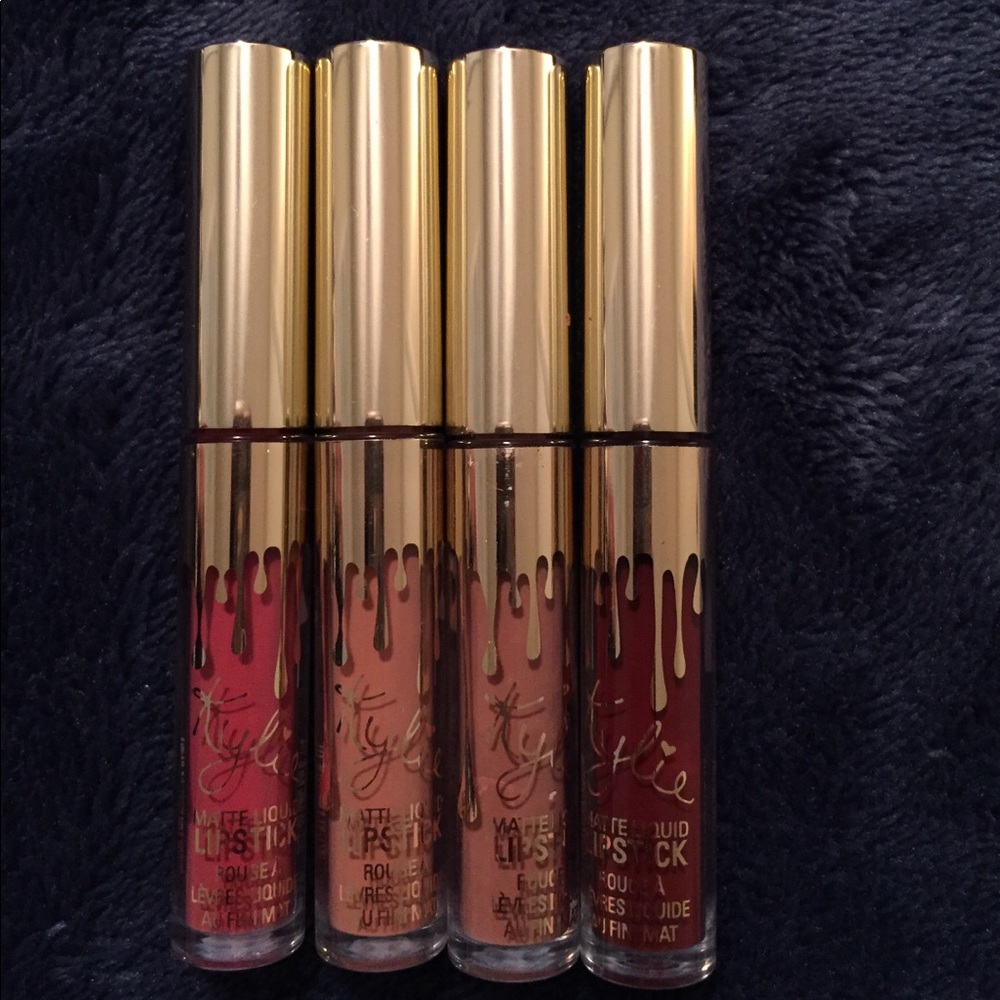 4 Kylie Mini Matte Lipstick 💄