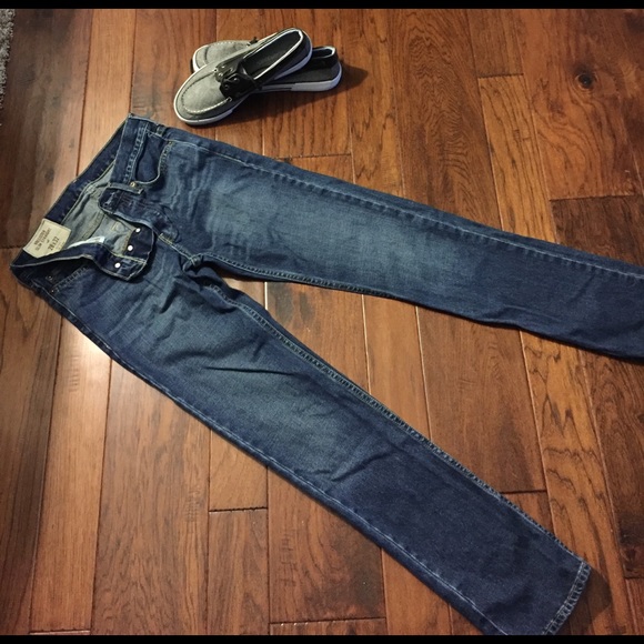 size 28 x 32 men's jeans