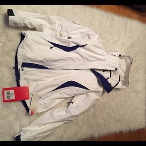 Brand new north face zip in hyvent winter coat!