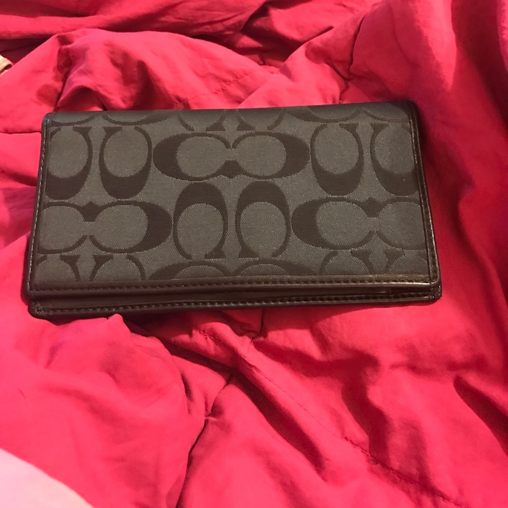 Coach checkbook