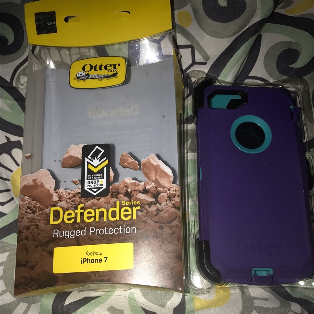 Otter box defender iPhone 7