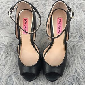 Betsey Johnson Belee platform Mary Janes 6 1/2.