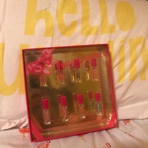 NEW Juicy Couture mini sized perfume set ❣️