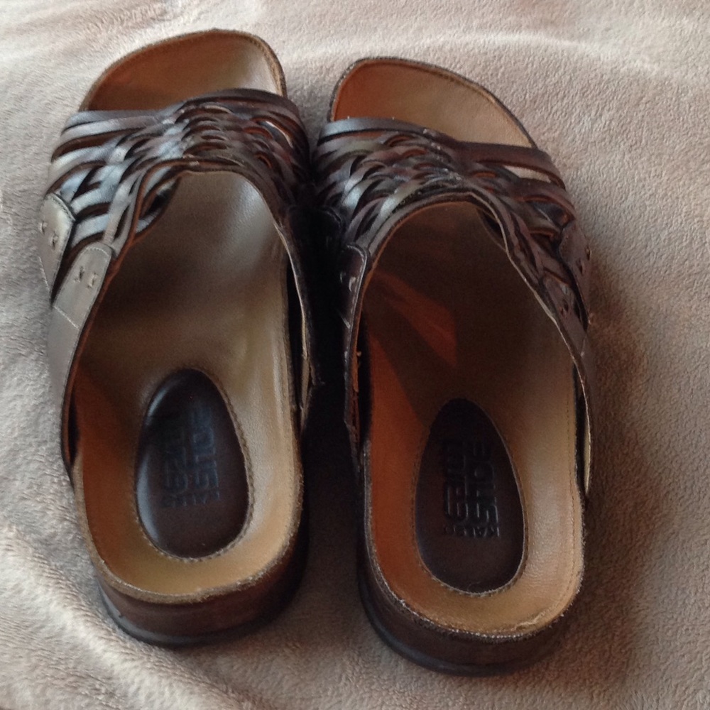 Kalso earth sandals