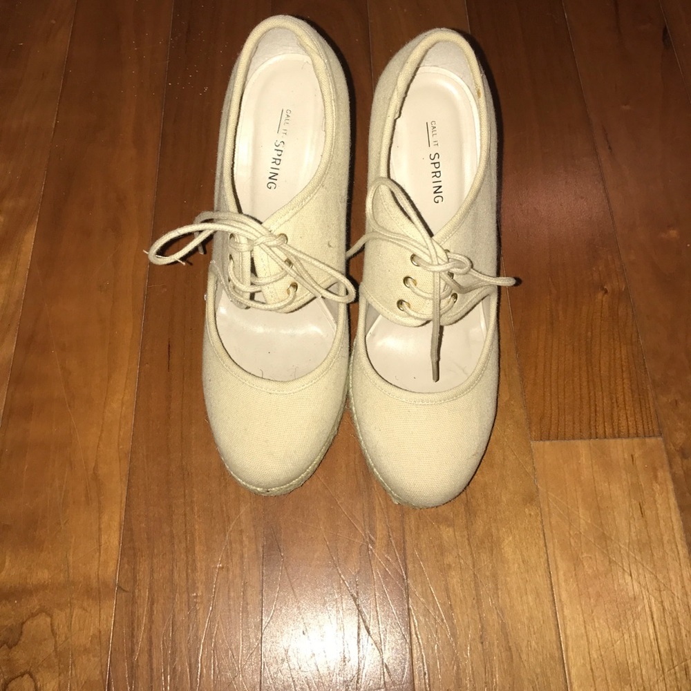 Call it spring size 8 1/2 khaki wedges