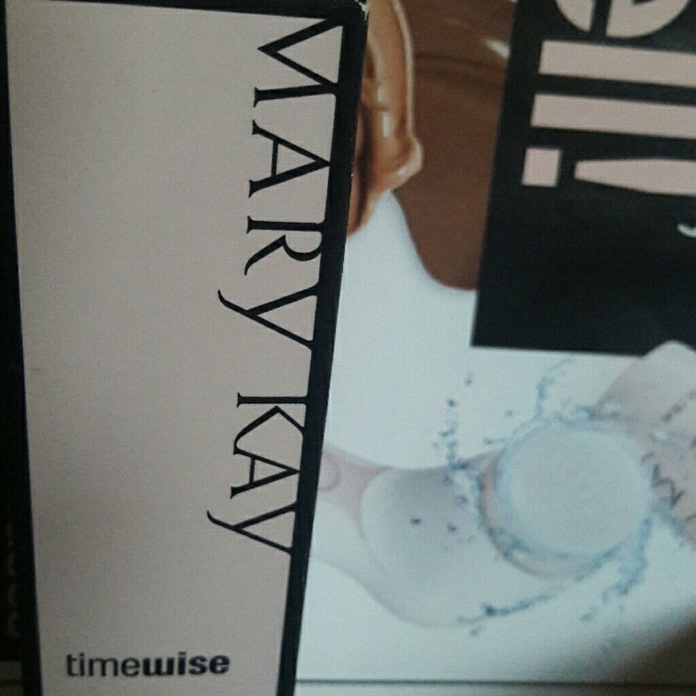 Ivory # 2 Mary Kay Time wise liquid foundation