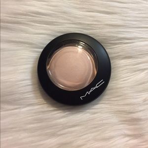 MAC Warm Rose Mineralize Skinfinish