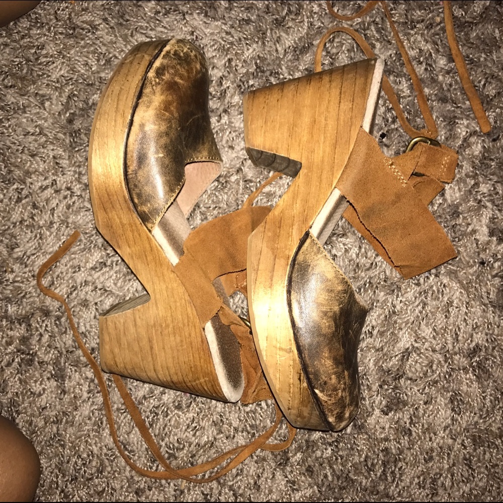 Free people clogs