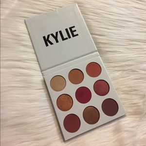 Kylie Burgundy Palette