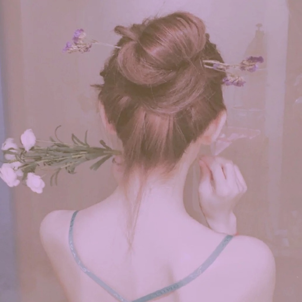 Meet your Posher, Lily