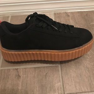 Black creeper sneakers