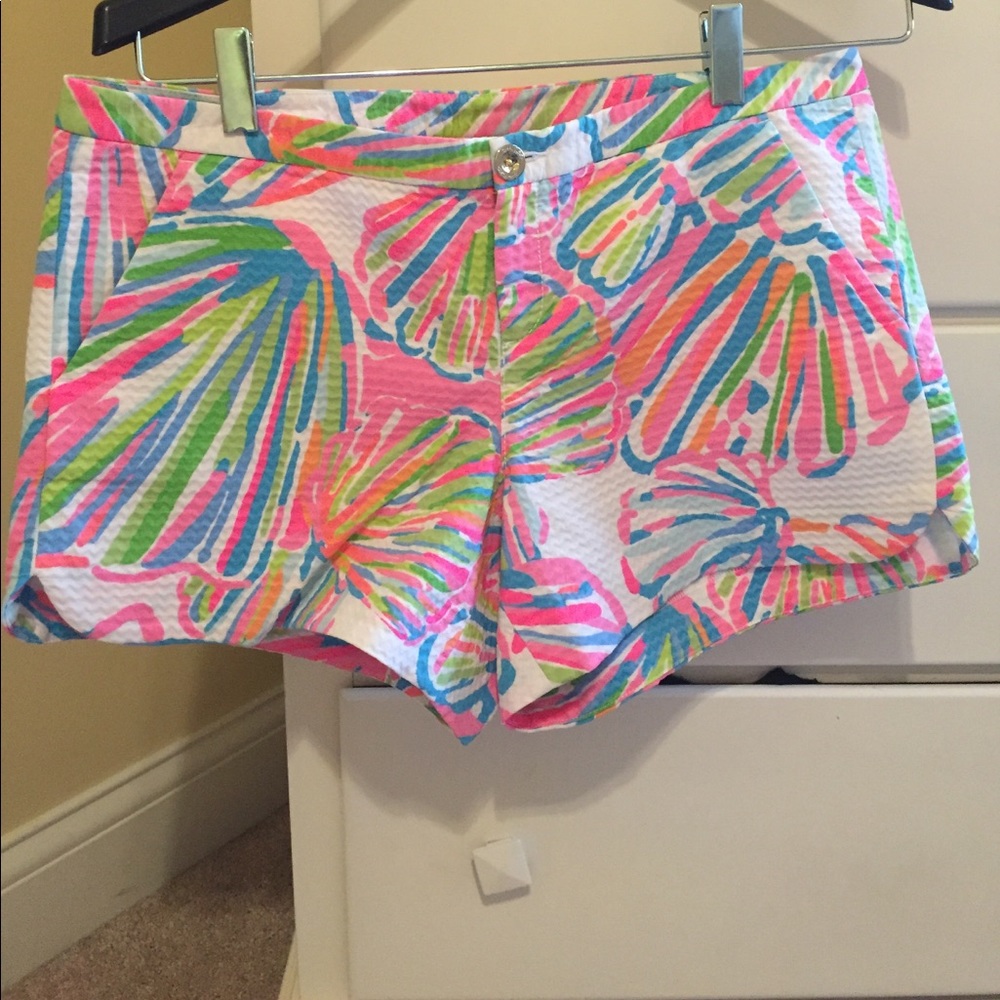 Lilly Pulitzer adie shorts white shellebrate