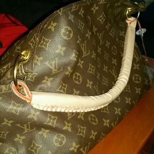 Louis vuitton bag