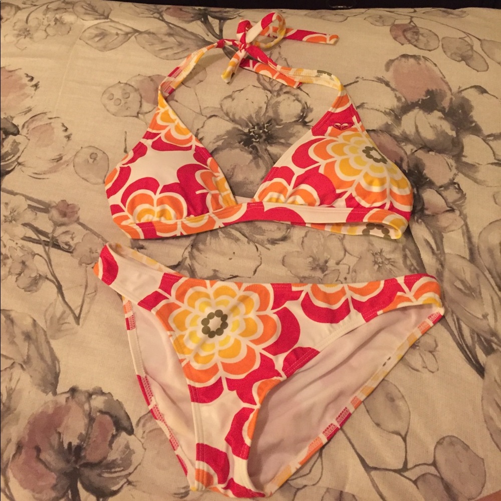 Colorful Roxy bikini size Large