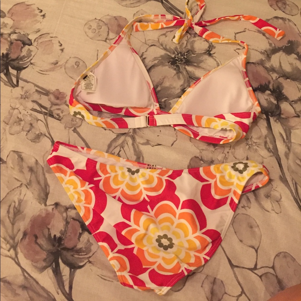 Colorful Roxy bikini size Large - Picture 2 of 4