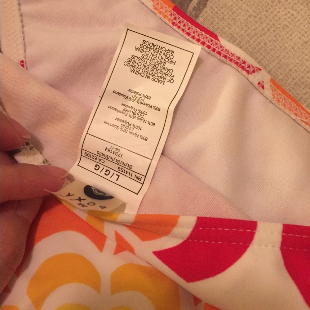Colorful Roxy bikini size Large - Picture 3 of 4
