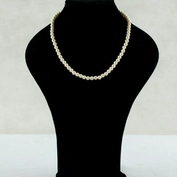 New Faux Pearl Necklace for Girls - Picture 2 of 2