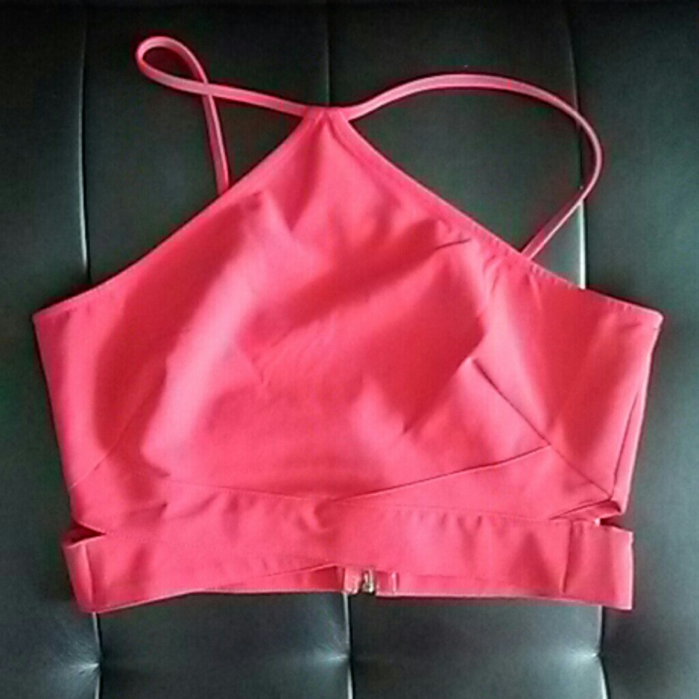 Sexi red crop top.. With zipper..