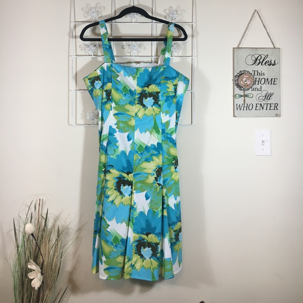 🎉🎉Statement Spring Dress🎉🎉