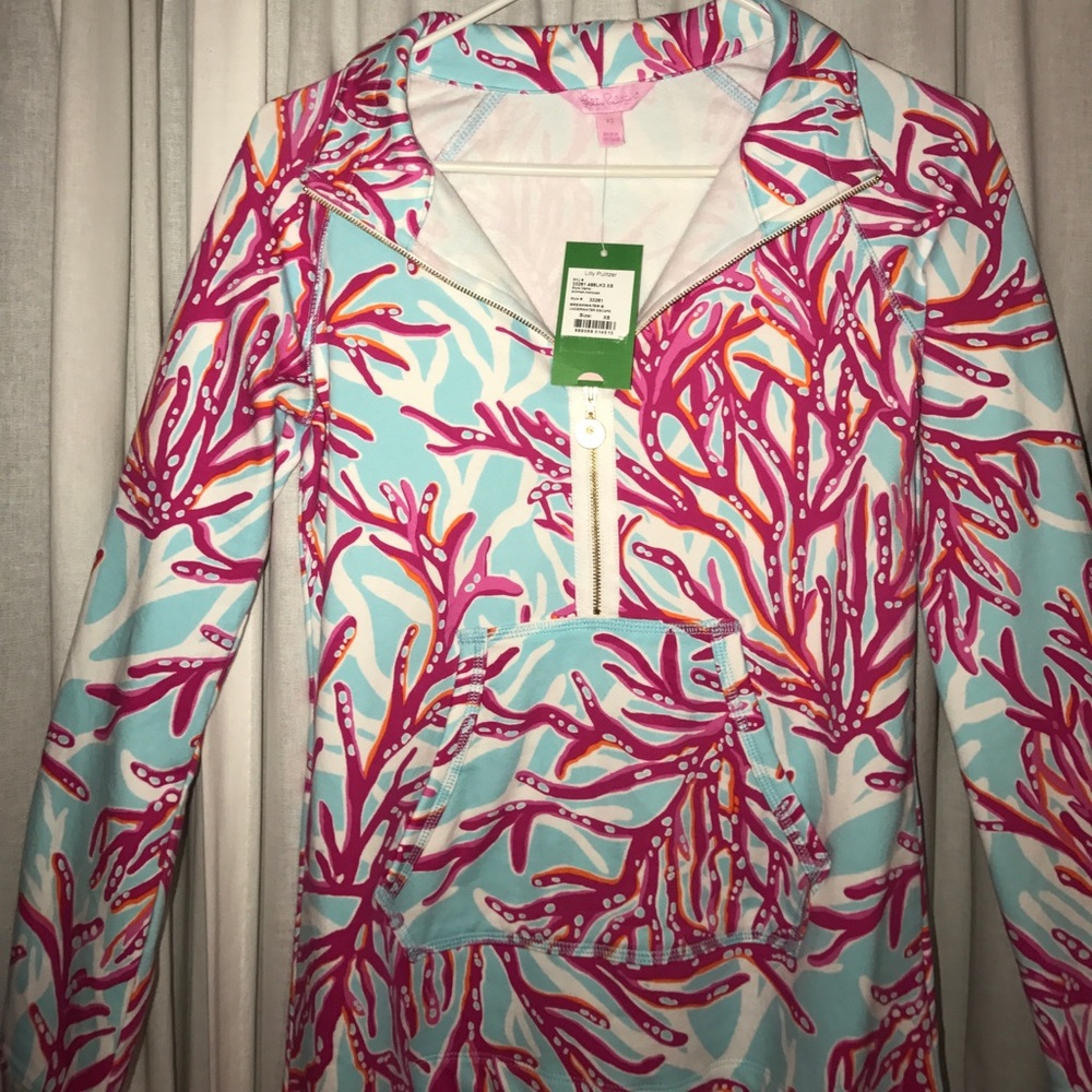 Lily pullover never been worn!!🌞