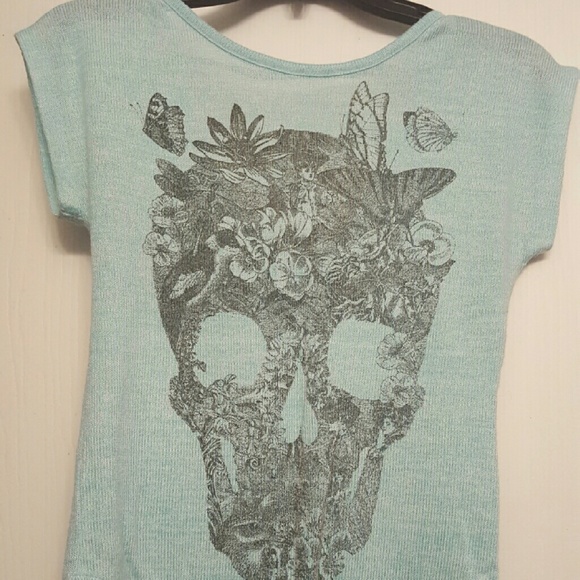 Butterfly skull shirt - Picture 1 of 1