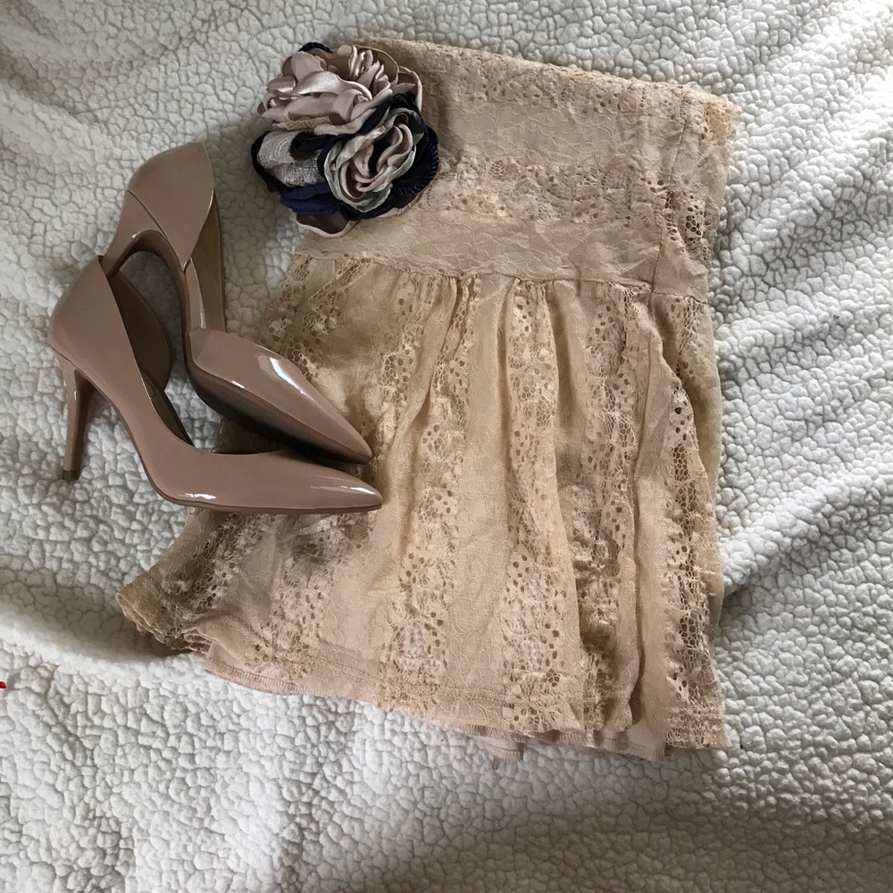 📜Cream Lace Skirt📜